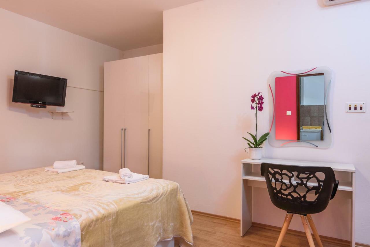 Accommodation Mamut Трогир Экстерьер фото
