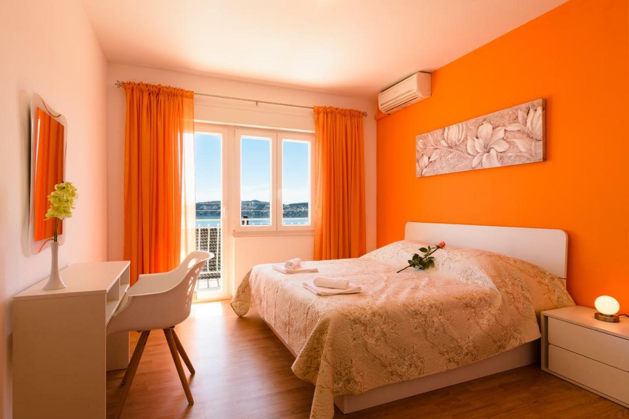 Accommodation Mamut Трогир Экстерьер фото